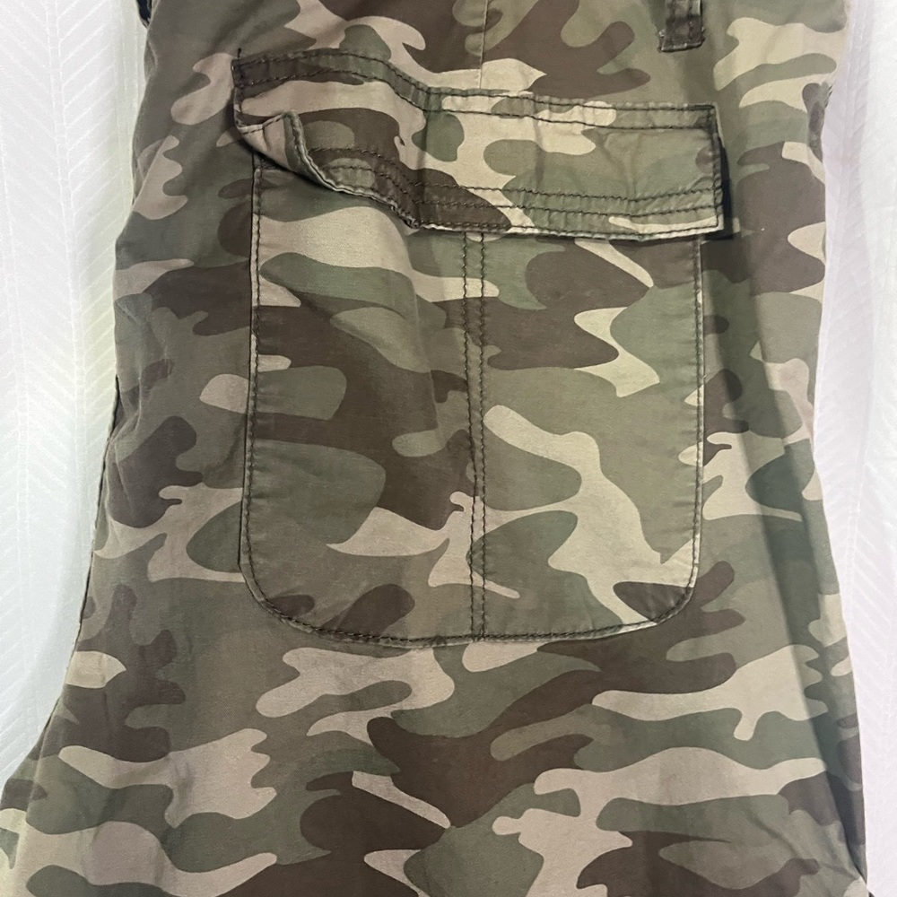 George Men's Green Camouflage Cargo Shorts Size 40.   AC